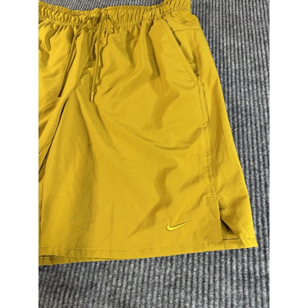 Nike‎ Dri-FIT Athletic Short Men's Yellow M Drawstring Pockets Lightweight